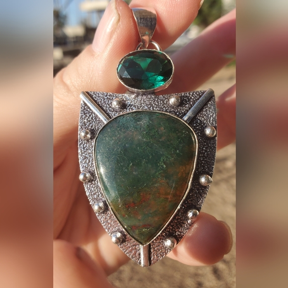 New Indian Moss Agate and Chrome Diopside Silver Pendant. - Picture 10 of 16